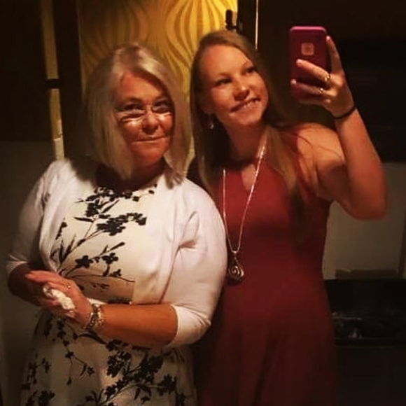 Meet your Posher, Lisa - Picture 7 of 7